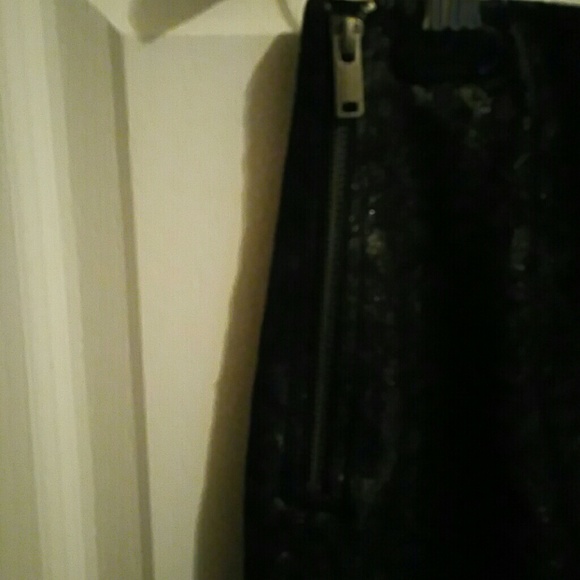 Skirt - Picture 3 of 4